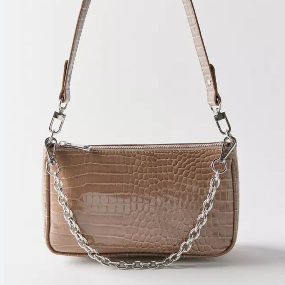 Urban Outfitters Rosie Chain Baguette Bag in Brown OS